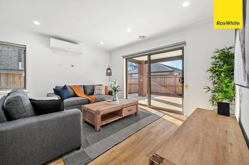 Photo - 20 Shadow Street, Deanside VIC 3336 - Image 8