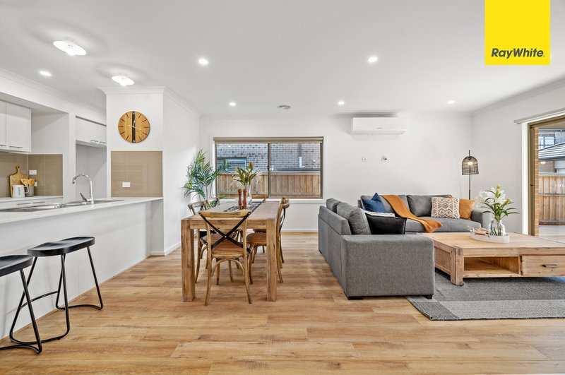 Photo - 20 Shadow Street, Deanside VIC 3336 - Image 10
