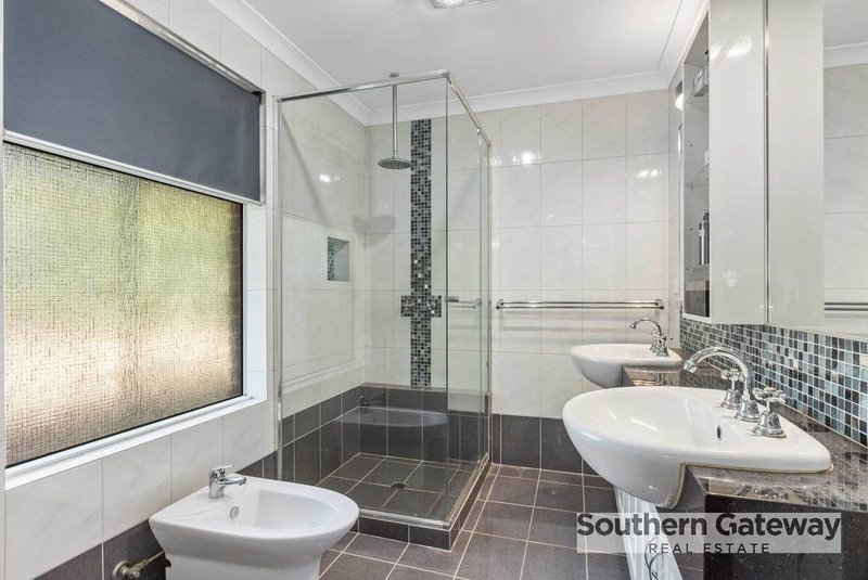 Photo - 20 Shipwright Avenue, Wellard WA 6170 - Image 15