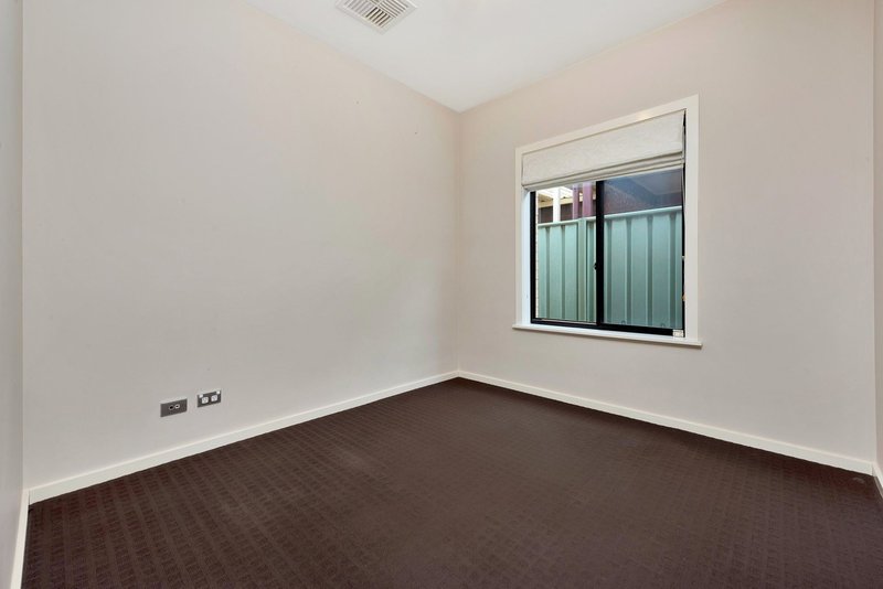 Photo - 20 Shoalhaven Circuit, Mawson Lakes SA 5095 - Image 6