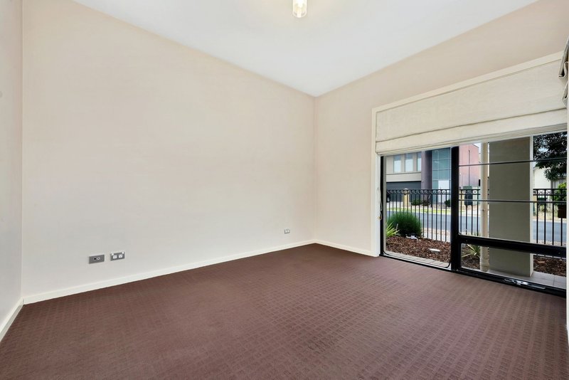 Photo - 20 Shoalhaven Circuit, Mawson Lakes SA 5095 - Image 8