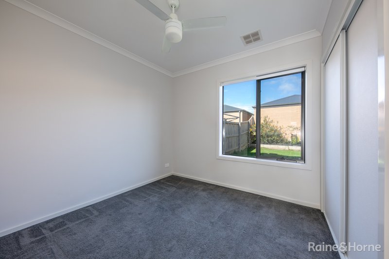 Photo - 20 Short Walk, Sunbury VIC 3429 - Image 8