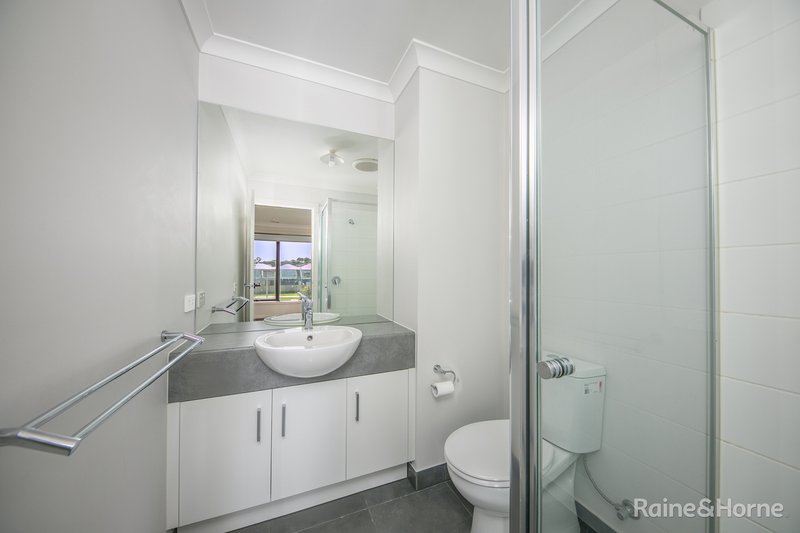 Photo - 20 Short Walk, Sunbury VIC 3429 - Image 11