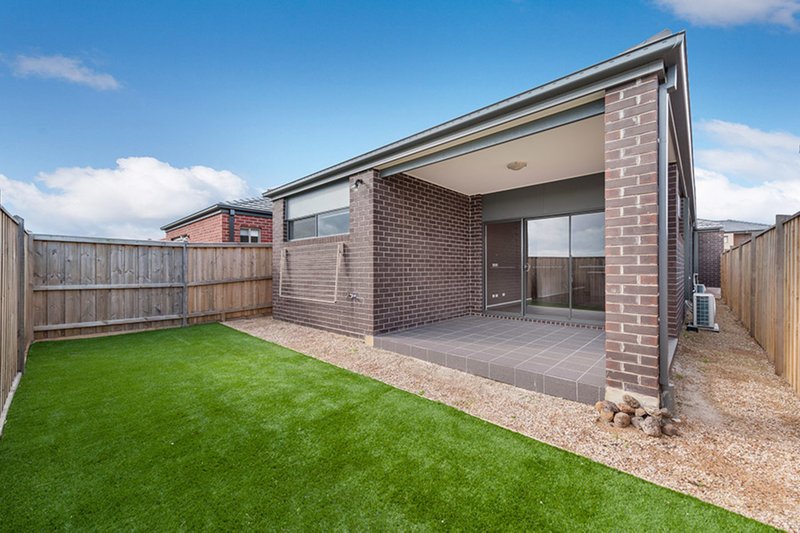 Photo - 20 Silverwood Drive, Greenvale VIC 3059 - Image 7