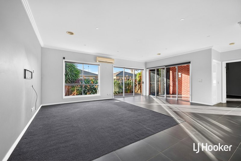 Photo - 20 Sinclair Crescent, Tarneit VIC 3029 - Image 5