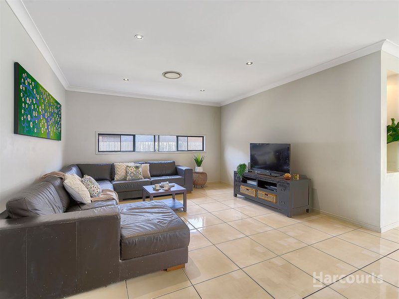 Photo - 20 Singleton Place, Carseldine QLD 4034 - Image 5