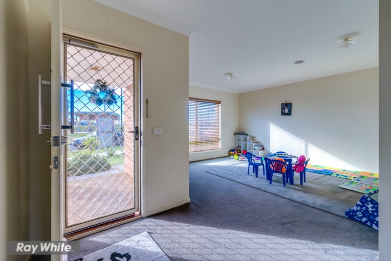 Photo - 20 Snowbridge Road, Tarneit VIC 3029 - Image 11