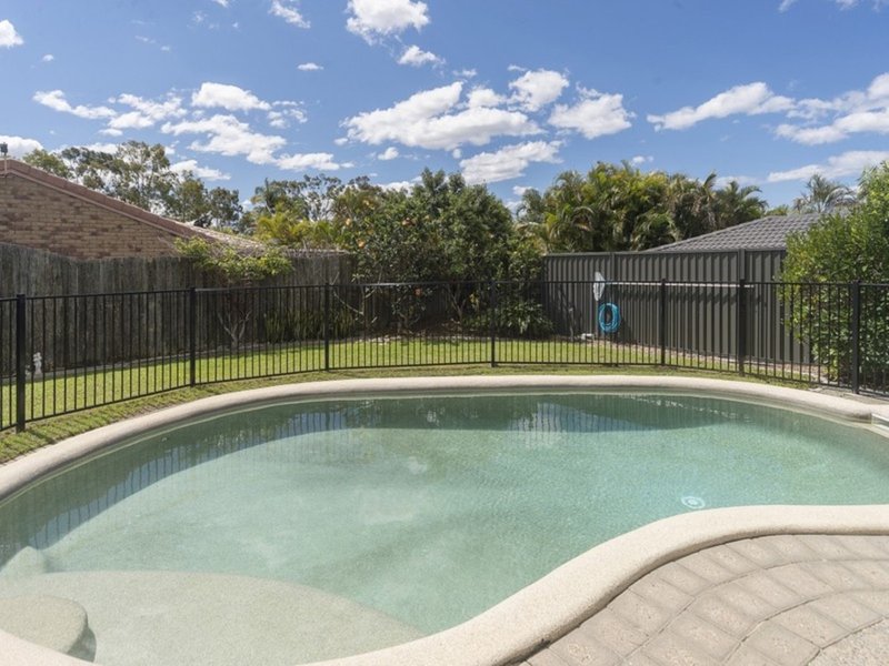 Photo - 20 Spikes Court, Arundel QLD 4214 - Image 7