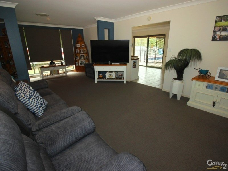 Photo - 20 St Andrews Way, Fletcher NSW 2287 - Image 4