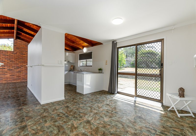 Photo - 20 St Johns Way, Boronia Heights QLD 4124 - Image 8