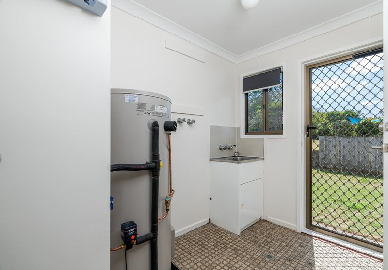 Photo - 20 St Johns Way, Boronia Heights QLD 4124 - Image 10