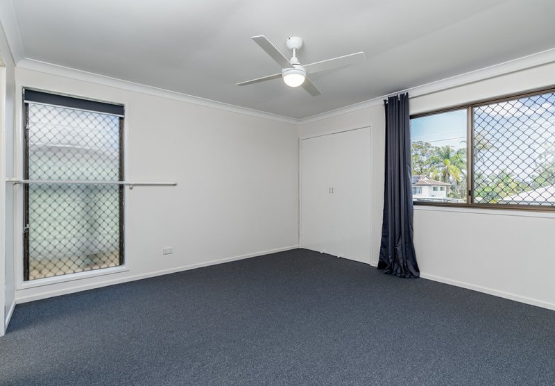 Photo - 20 St Johns Way, Boronia Heights QLD 4124 - Image 13