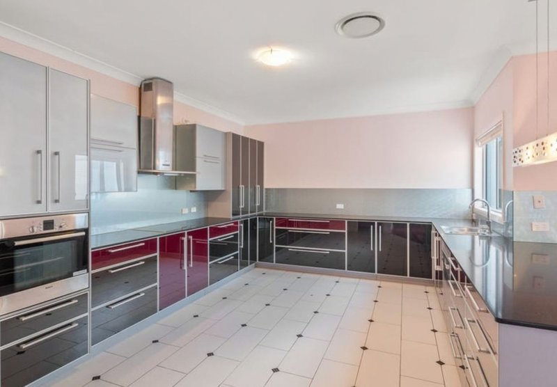 Photo - 20 Staveley Close, Sinnamon Park QLD 4073 - Image 6