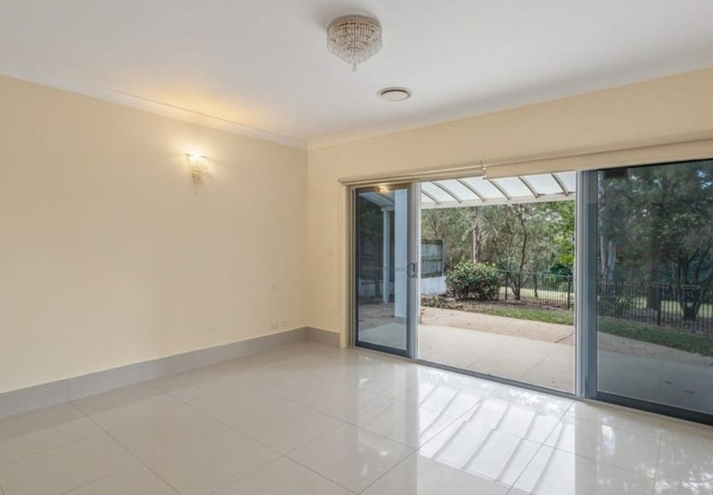 Photo - 20 Staveley Close, Sinnamon Park QLD 4073 - Image 7