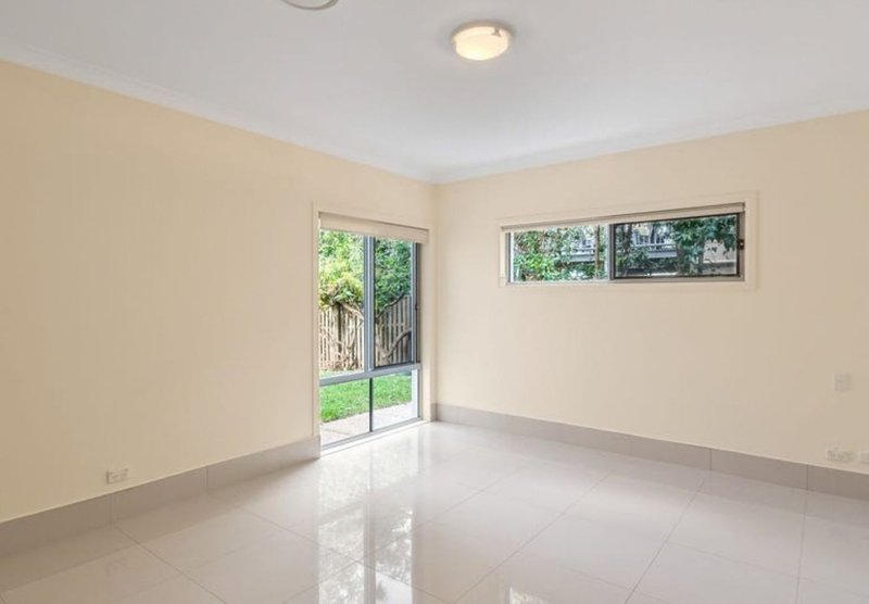 Photo - 20 Staveley Close, Sinnamon Park QLD 4073 - Image 9