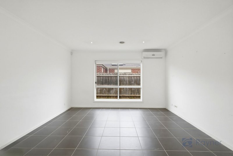 Photo - 20 Stockwell Street, Melton South VIC 3338 - Image 4