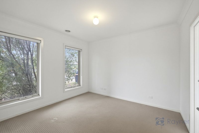 Photo - 20 Stockwell Street, Melton South VIC 3338 - Image 5