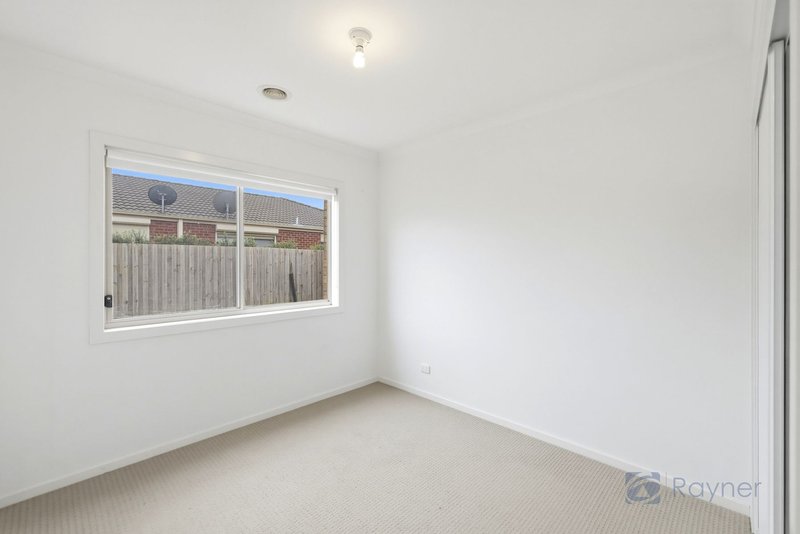 Photo - 20 Stockwell Street, Melton South VIC 3338 - Image 8