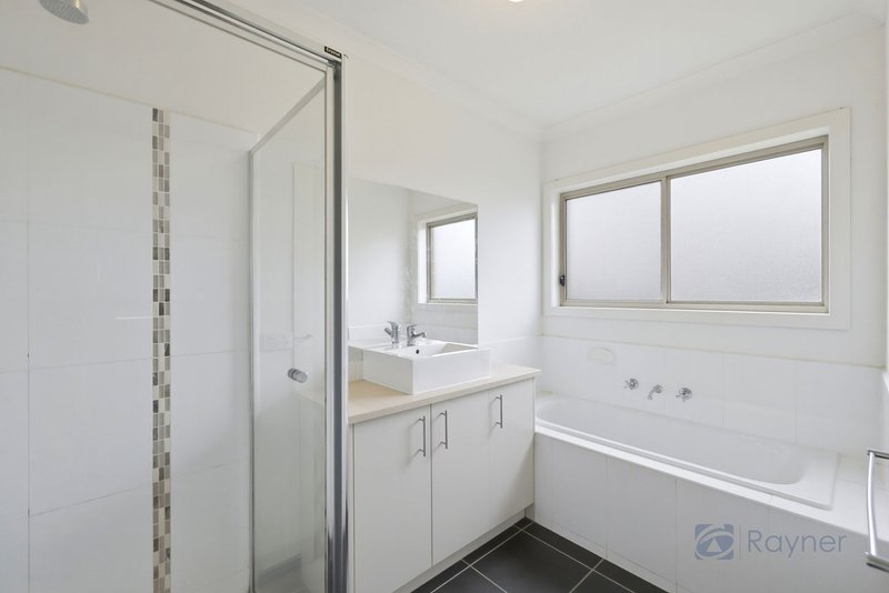 Photo - 20 Stockwell Street, Melton South VIC 3338 - Image 11