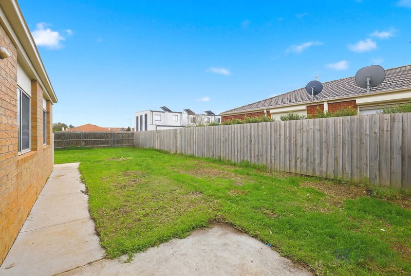 Photo - 20 Stockwell Street, Melton South VIC 3338 - Image 12