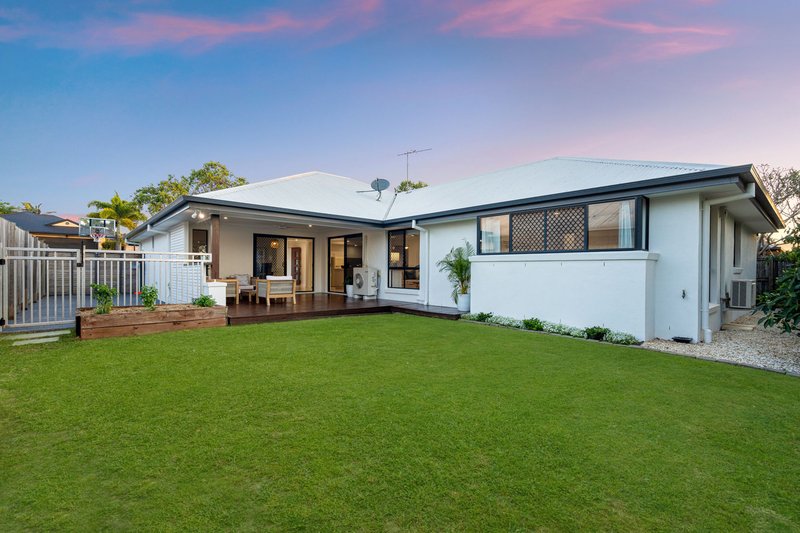 Photo - 20 Strathburn Crescent, Ormeau QLD 4208 - Image 20