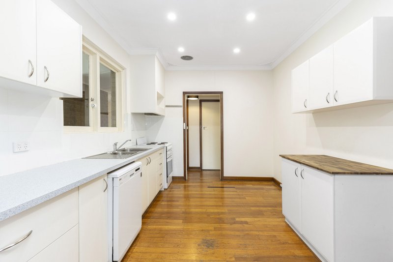 Photo - 20 Sullivan Street, Beckenham WA 6107 - Image 3