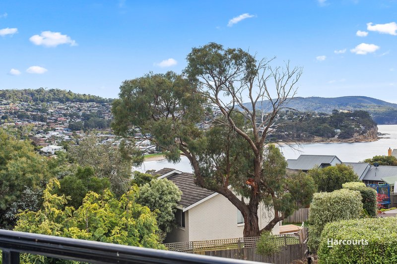 Photo - 20 Suncoast Drive, Blackmans Bay TAS 7052 - Image 3