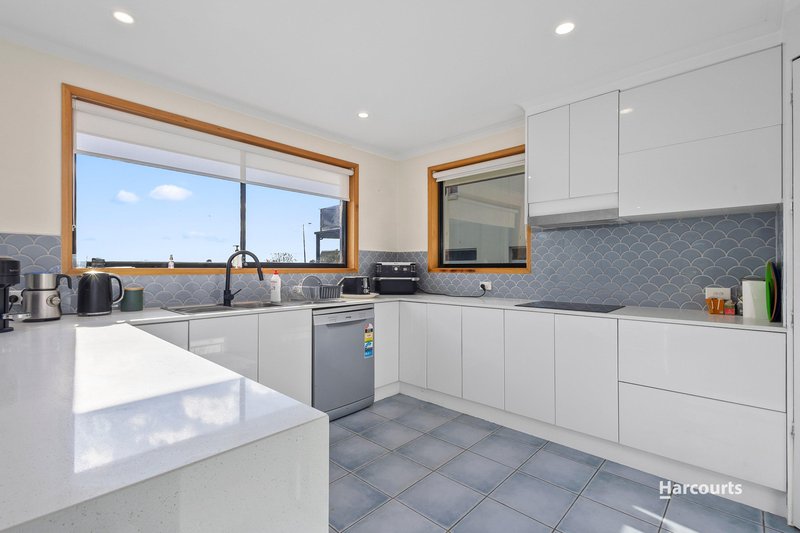Photo - 20 Suncoast Drive, Blackmans Bay TAS 7052 - Image 4
