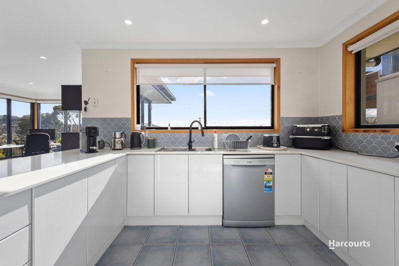 Photo - 20 Suncoast Drive, Blackmans Bay TAS 7052 - Image 5