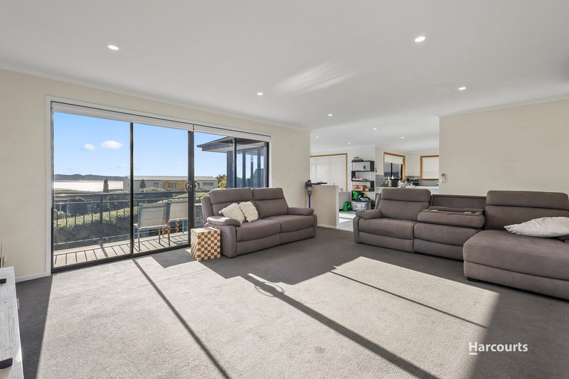 Photo - 20 Suncoast Drive, Blackmans Bay TAS 7052 - Image 6