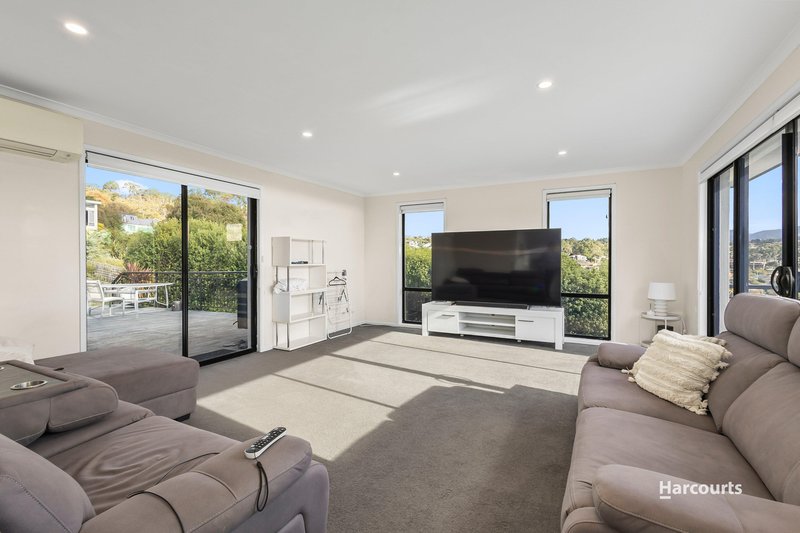 Photo - 20 Suncoast Drive, Blackmans Bay TAS 7052 - Image 7