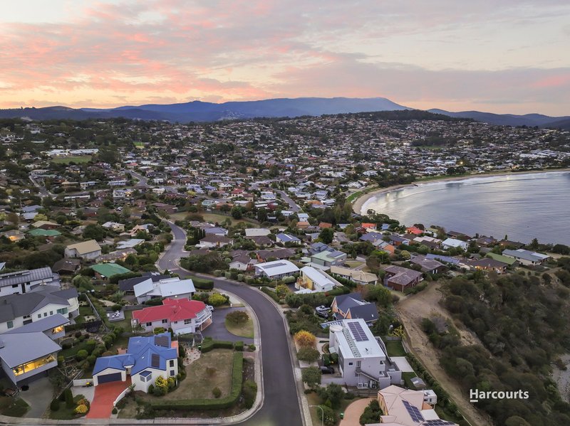 Photo - 20 Suncoast Drive, Blackmans Bay TAS 7052 - Image 13