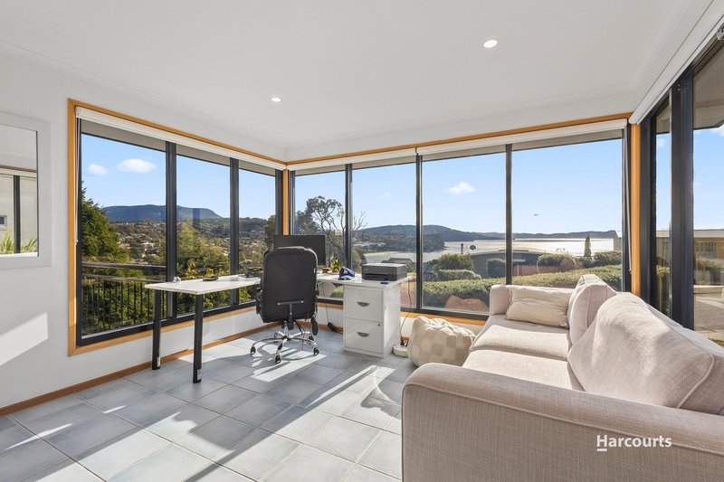 Photo - 20 Suncoast Drive, Blackmans Bay TAS 7052 - Image 18