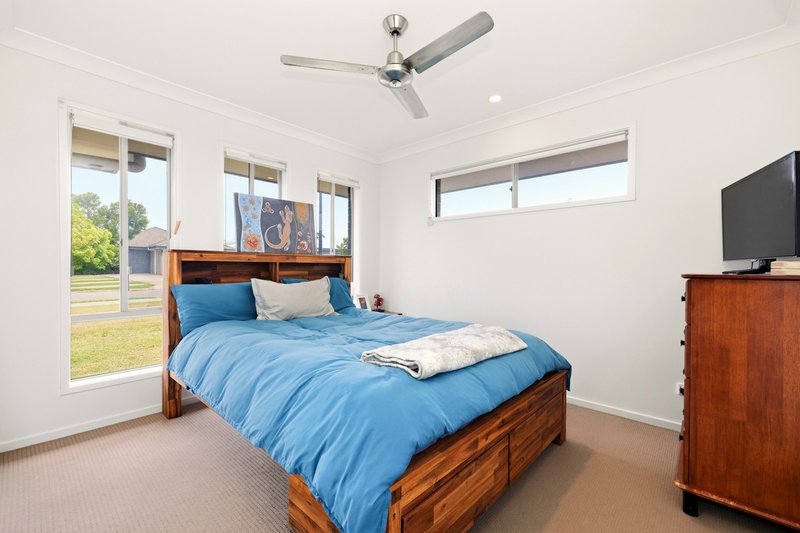 Photo - 20 Sunreef Street, Burpengary QLD 4505 - Image 21