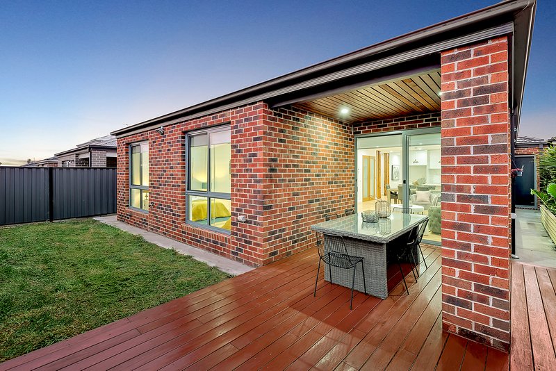 Photo - 20 Sustainable Drive, Craigieburn VIC 3064 - Image 20