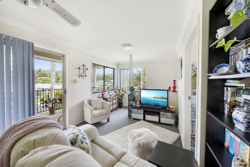 Photo - 20 Tamara Road, Erina NSW 2250 - Image 4