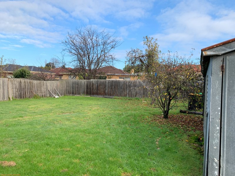 Photo - 20 Taranto Drive, Noble Park VIC 3174 - Image 7