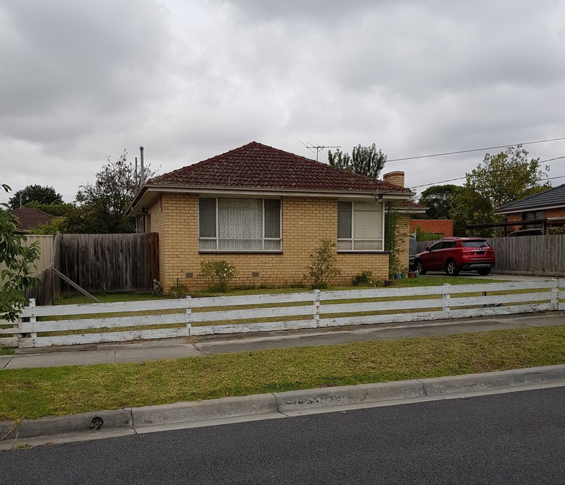 Photo - 20 Taranto Drive, Noble Park VIC 3174 - Image 8