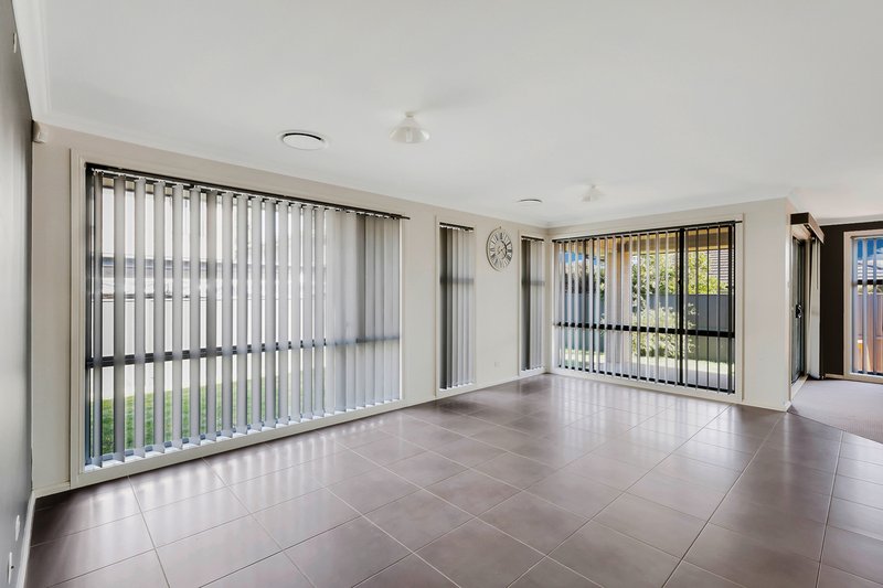 Photo - 20 Tate Street, Ropes Crossing NSW 2760 - Image 3