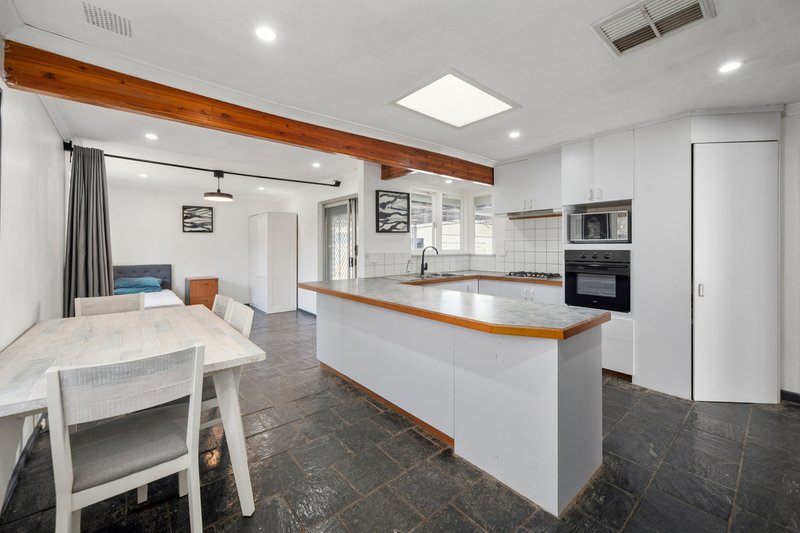 Photo - 20 Temby Street, Beckenham WA 6107 - Image 15