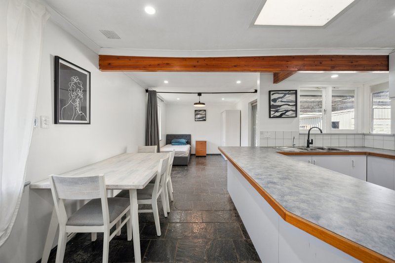 Photo - 20 Temby Street, Beckenham WA 6107 - Image 16