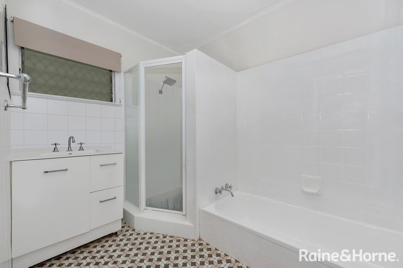 Photo - 20 Tertius Street, Mundingburra QLD 4812 - Image 5