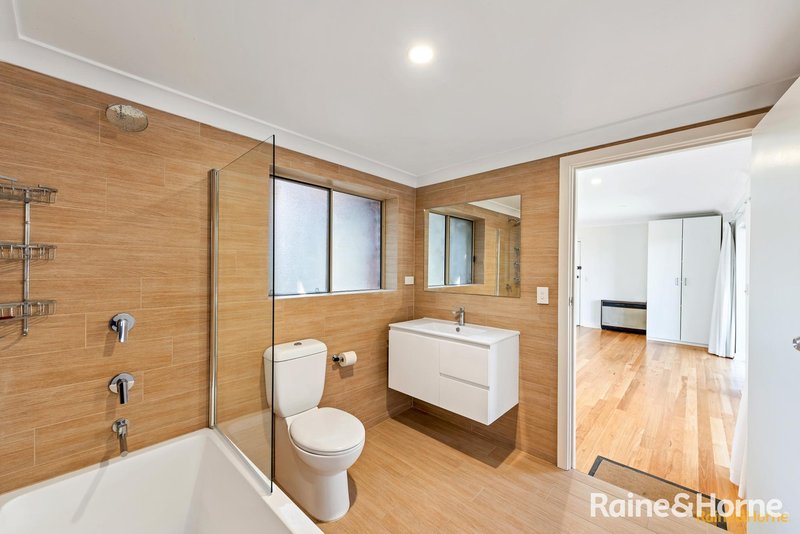 Photo - 20 The Boulevard, Bellevue Heights SA 5050 - Image 6