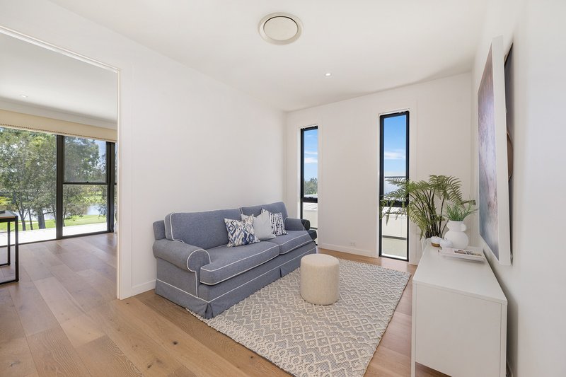 Photo - 20 The Boulevarde , Benowa QLD 4217 - Image 14