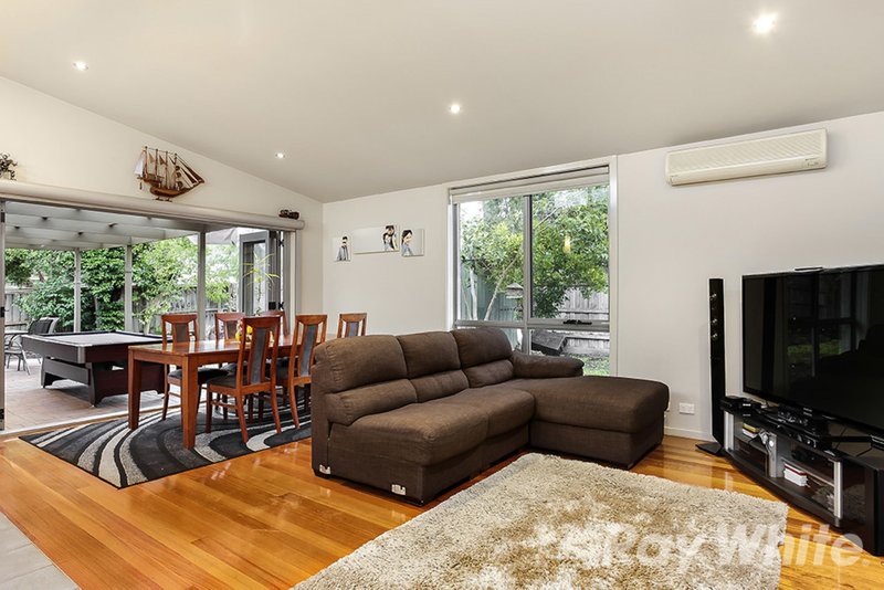 Photo - 20 Thompson Street, Glen Waverley VIC 3150 - Image 2