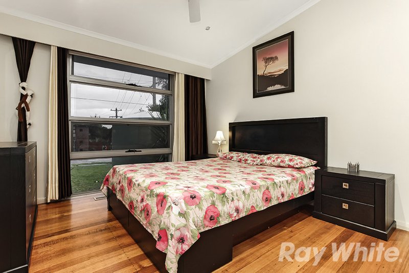 Photo - 20 Thompson Street, Glen Waverley VIC 3150 - Image 6