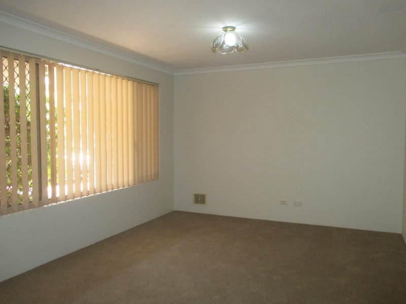 Photo - 20 Timaru Close, Port Kennedy WA 6172 - Image 4