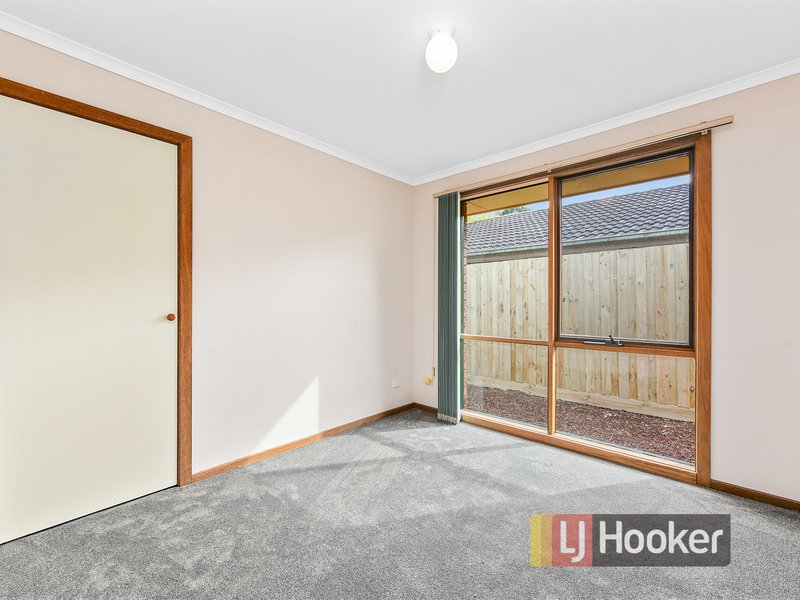 Photo - 20 Toirram Crescent, Cranbourne VIC 3977 - Image 9