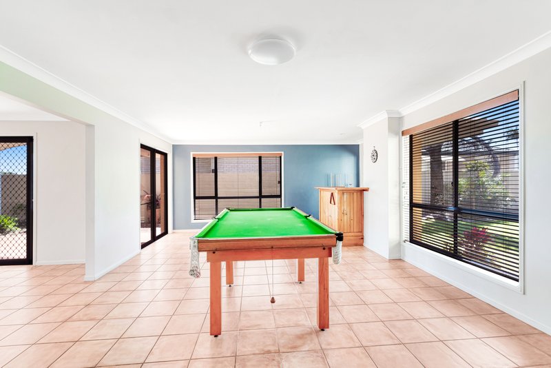 Photo - 20 Topsail Circuit, Banksia Beach QLD 4507 - Image 7