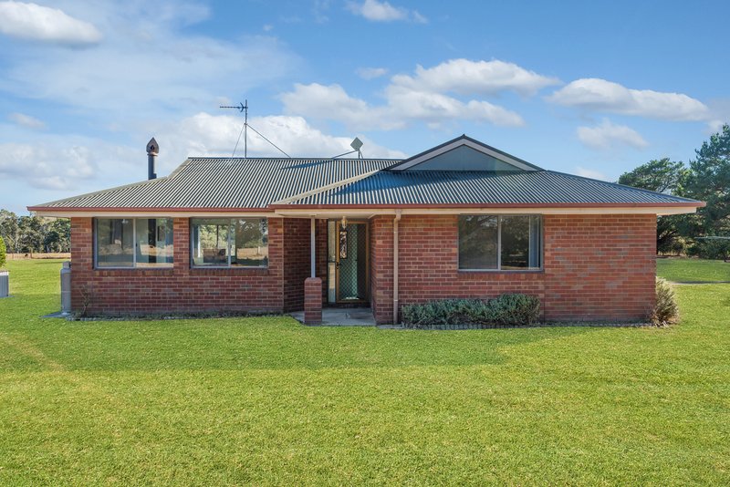 Photo - 20 Torneys Lane, Elphinstone VIC 3448 - Image 2